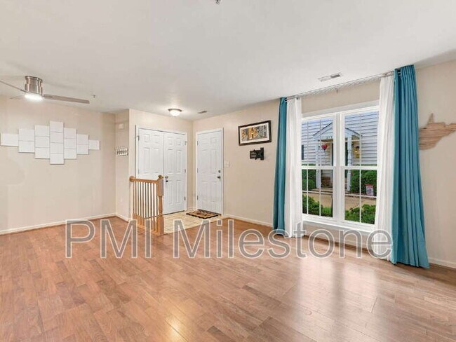 Building Photo - 2132 Bristol Dr