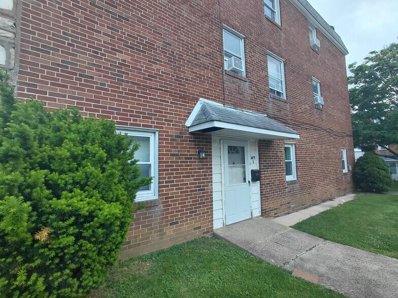 Building Photo - 800 Princeton Ave