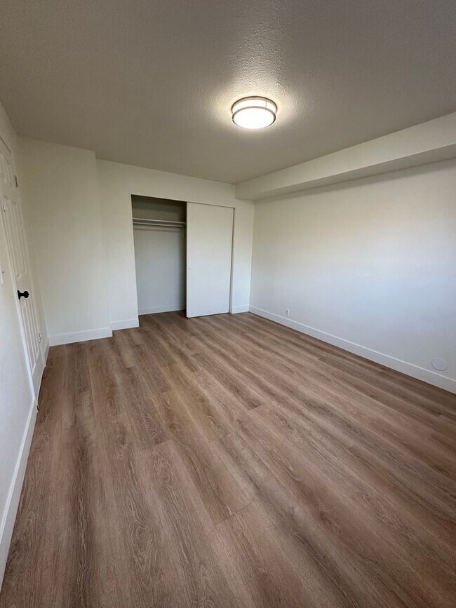 Building Photo - GET $500 OFF IF YOU MOVE IN BY FEB 20TH!!!