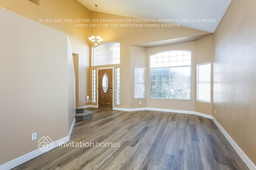 Building Photo - 1581 Ave Fiesta