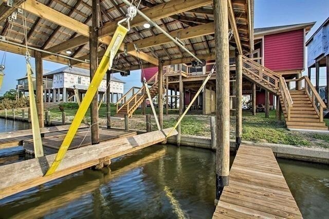 Building Photo - 272 Lakeview Dr