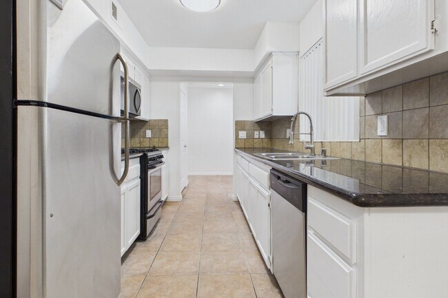 Building Photo - Wilcox Luxury Apartments