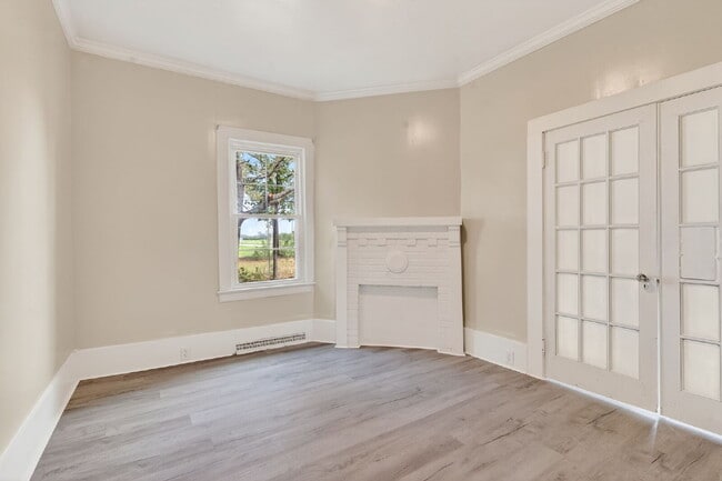 Building Photo - 409 Meadow Rd