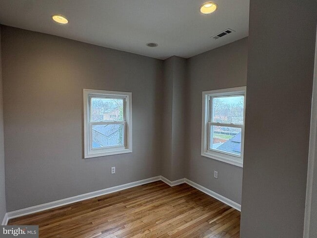 Building Photo - 5126 Call Pl SE