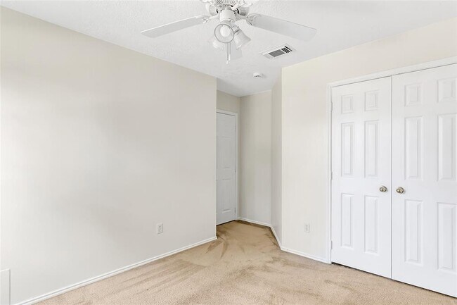 Building Photo - 9834 Bobolink Dr