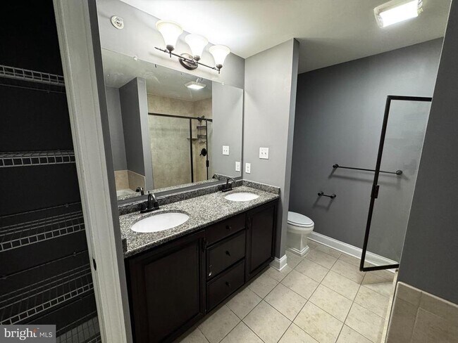 Building Photo - 4 Stonehaven Cir