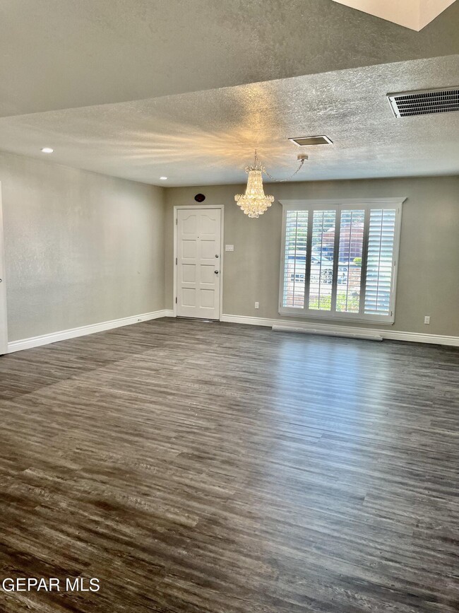 Building Photo - 6709 Los Olivos Ct