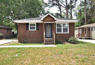 Building Photo - 1581 Charter Dr