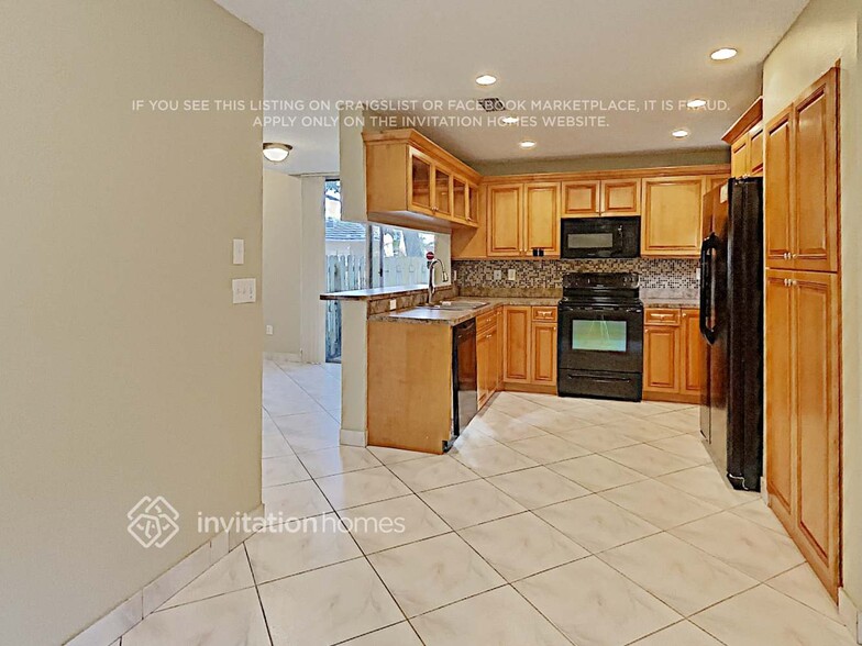 Building Photo - 831 NW 98th Ave