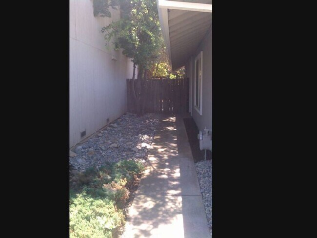 Building Photo - Nice 3 bed, 2 bath home in Rancho Cordova