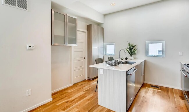 Building Photo - 3250 Federal Blvd