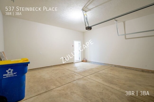 Building Photo - 537 Steinbeck Pl