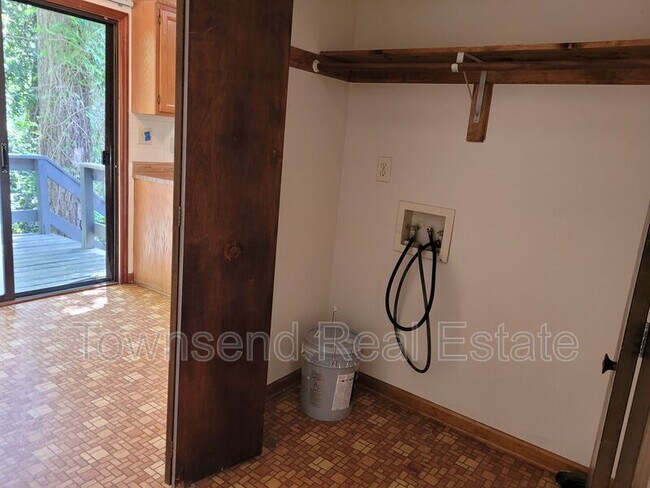 Building Photo - 1405 Briarcliff Dr
