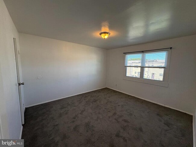 Building Photo - 2409 Bloomsdale Rd