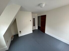 Building Photo - 27R Albion St