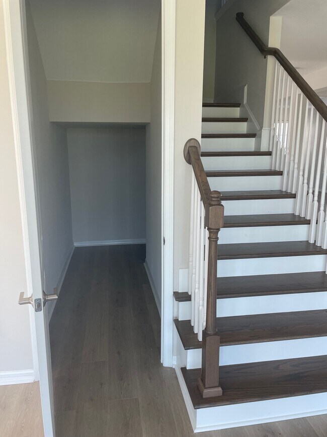 Building Photo - 6119 Maidenstone Way