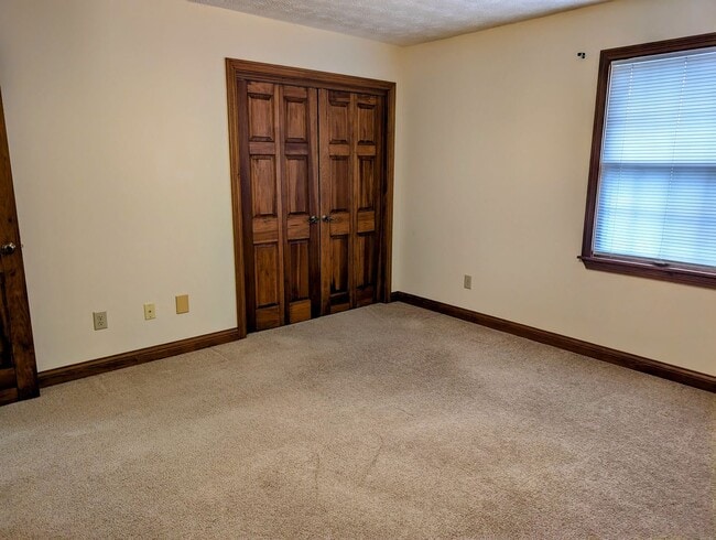 Building Photo - 4 Bedroom Beavercreek Home - AVAILABLE NOW!