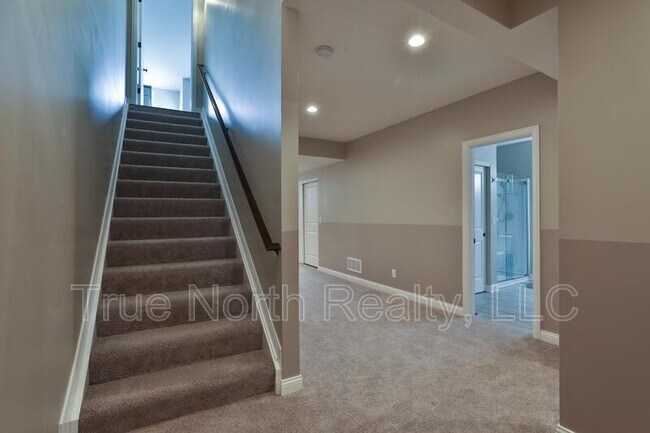Building Photo - 1412 Leesland Dr