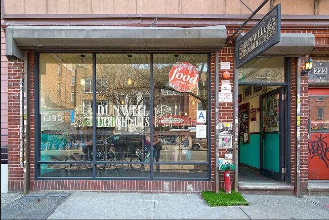 Building Photo - 154 Graham Avenue