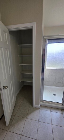 Building Photo - 2530 Diamondback Trail
