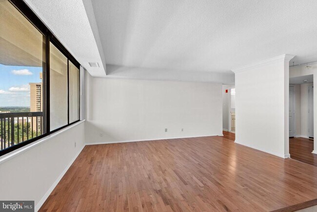 Building Photo - 3713 S George Mason Dr
