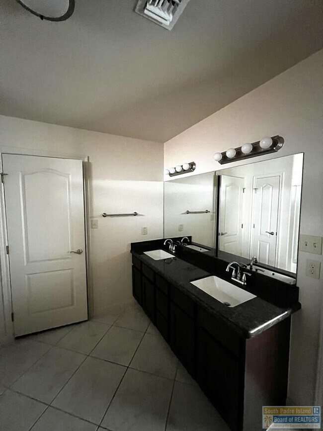 Building Photo - 4925 Ruidoso Pl