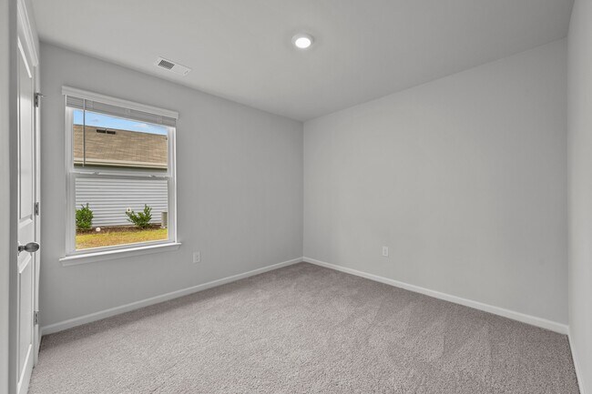 Building Photo - 2098 Course Ln