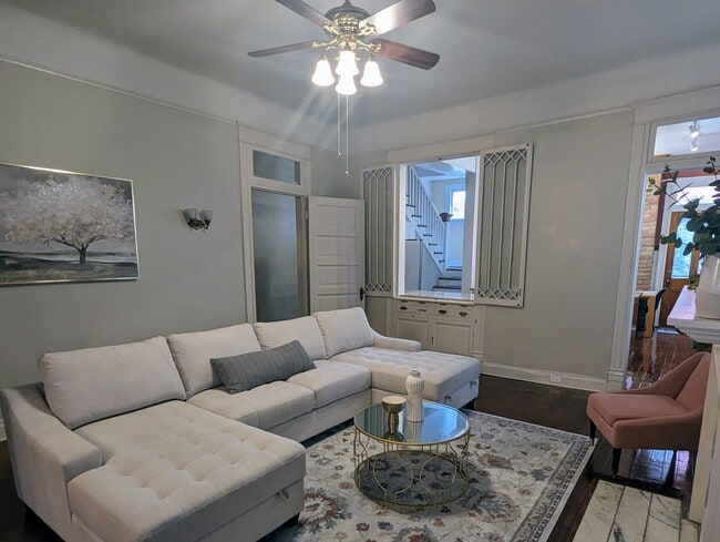 Building Photo - 5107 Dryades St