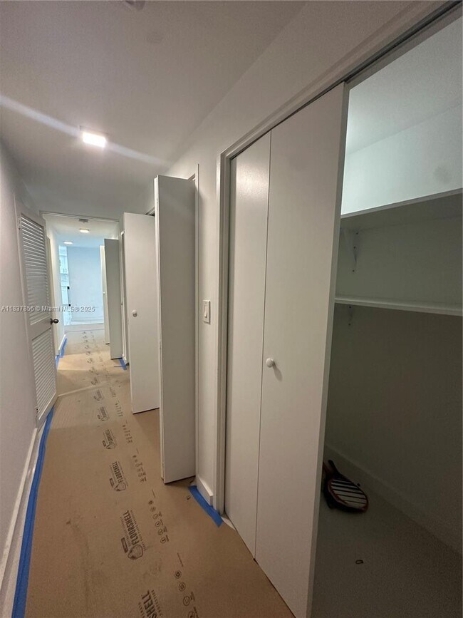 Building Photo - 5255 Collins Ave