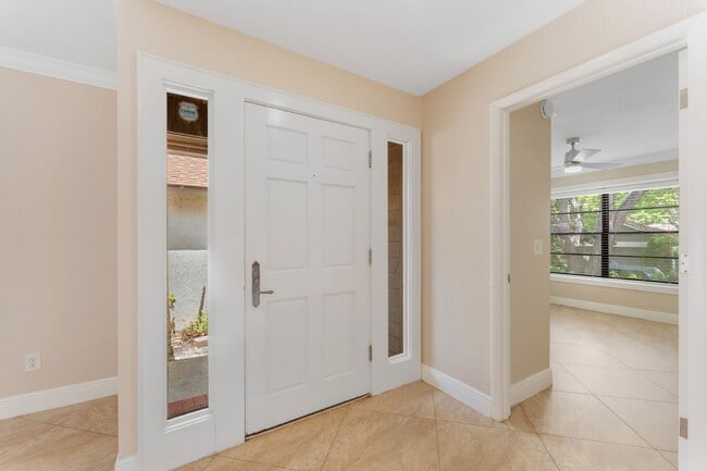 Building Photo - Stunning 3 BR/2 BA/2 Garage Single Family Home in  highly sought-after Sweetwater Oaks!