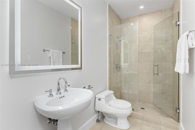 Building Photo - 808 Brickell Key Dr