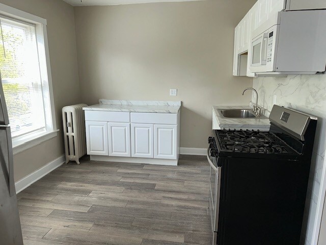 Building Photo - 4058 W Dickens Ave