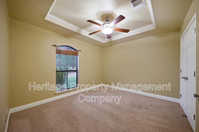 Building Photo - 1214 Sugar Land Dr