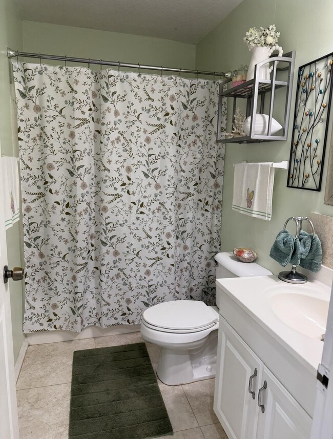 Building Photo - 1082 SW Bellevue Ave