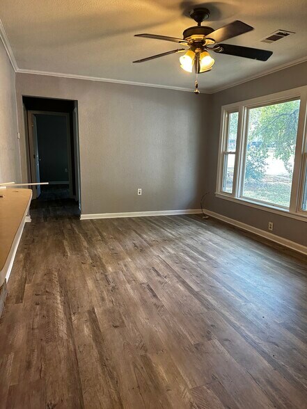 Living area - 2128 Jane St