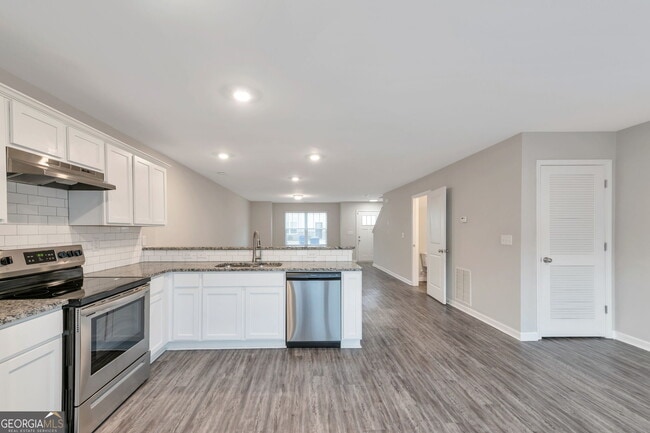 Building Photo - 320 Ashigan St