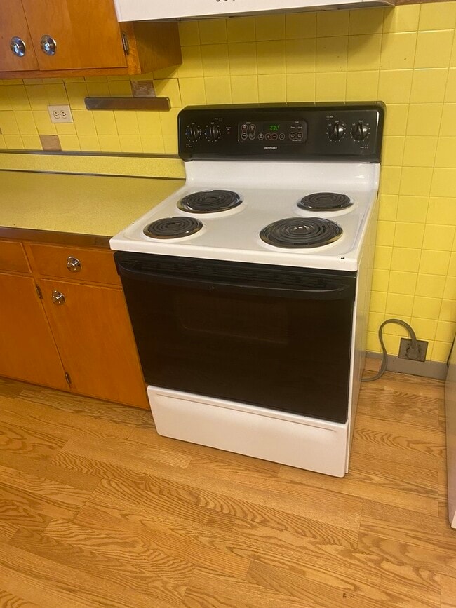 Building Photo - 156 Park Pl