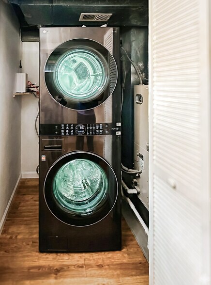 Convenient in-unit washer and dryer - no laundromat! - 6471 Grommet Dr