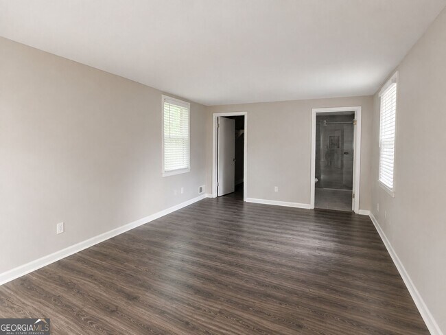 Building Photo - 2928 Belleau Ln SE