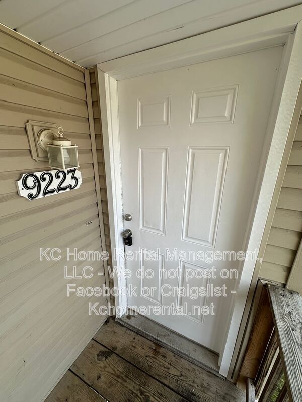 Building Photo - 9223 E 54th St