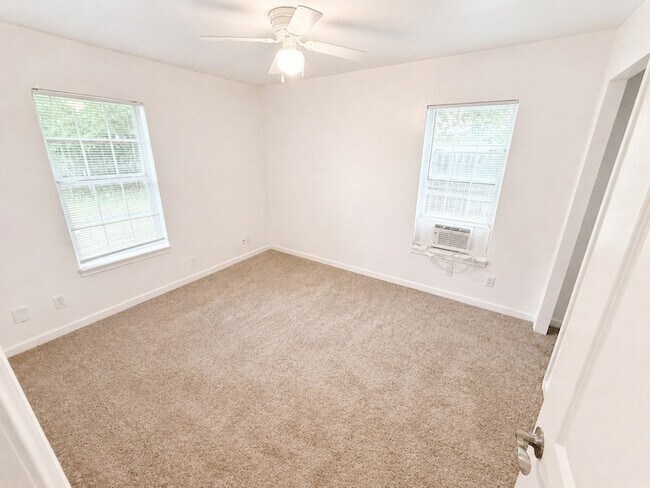 Building Photo - 5103 Willow Glen Dr