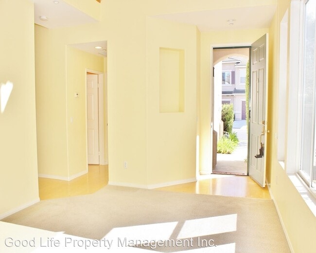 Building Photo - 3 br, 2.5 bath House - 16924 Abundante St