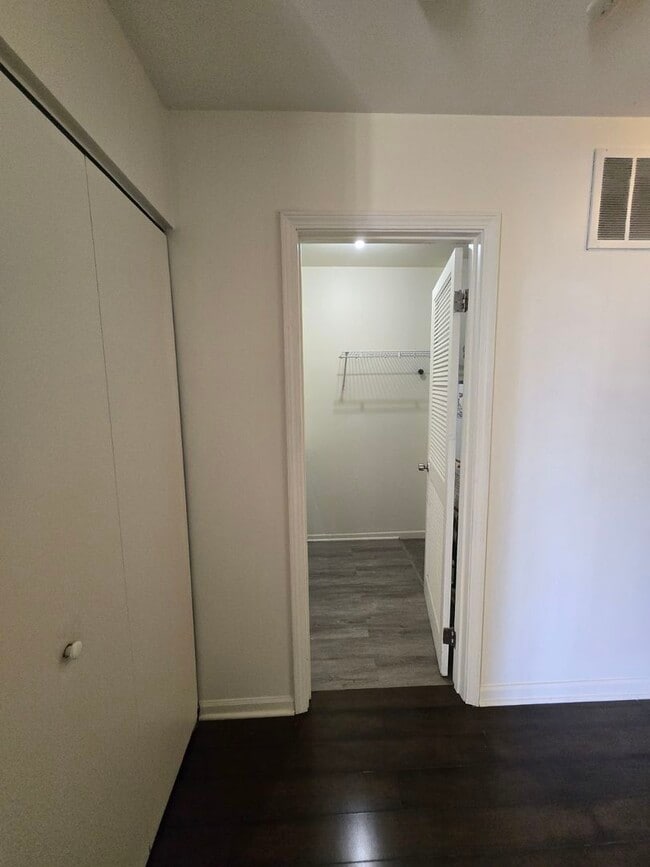 Building Photo - 2120 N Ginger Creek Dr