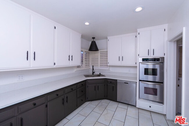 Building Photo - 3986 Hepburn Ave