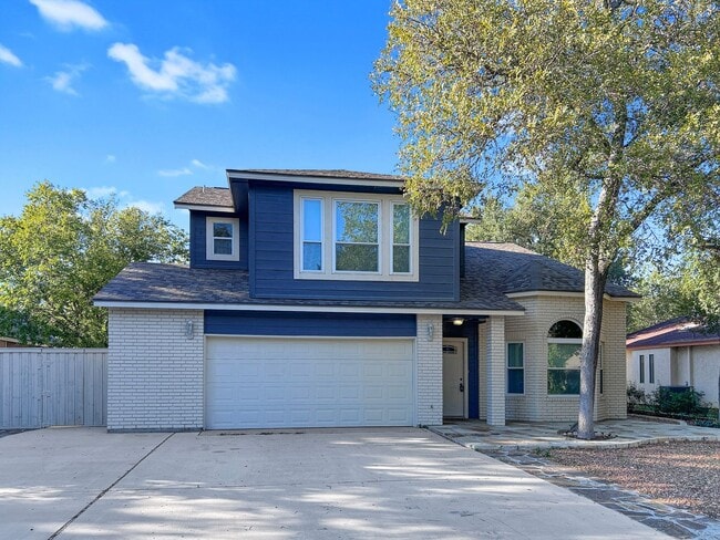 Building Photo - Updated Gem Near Thousand Oaks