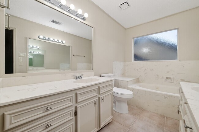 Building Photo - 11818 Snowberry Dr