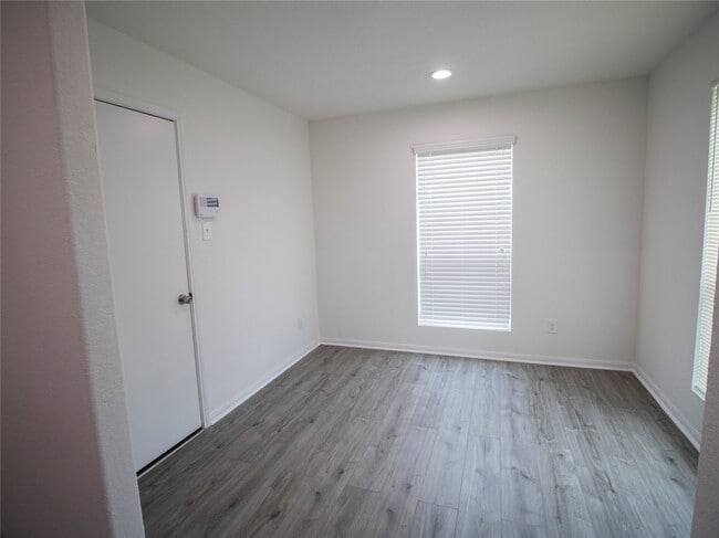 Building Photo - 2314 Zephyr Ln