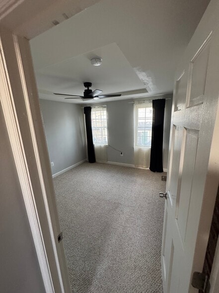 Building Photo - 11 N Streeper St