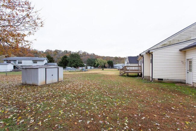 Building Photo - 5609 Landrum Dr