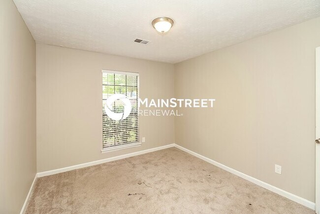 Building Photo - 3 Bedroom Pet-Friendly Home in Riverdale, GA with Main Street Renewal